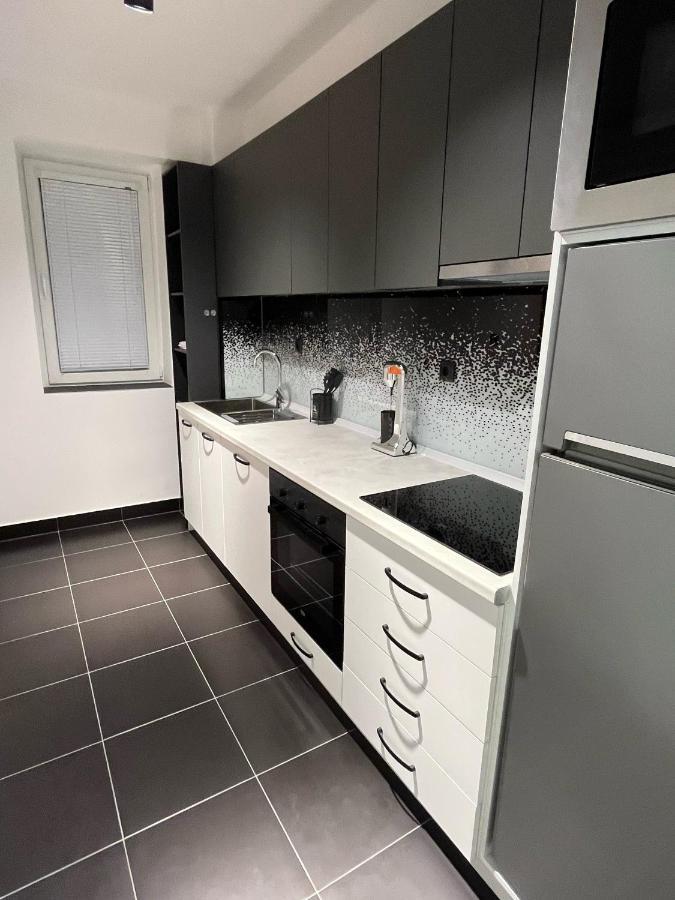 Luka Apartment *